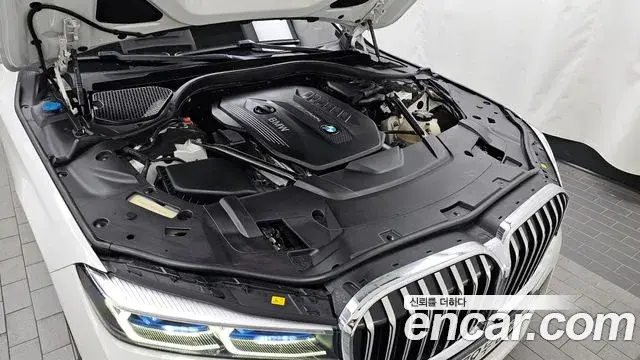 BMW 7 Series 2020 — Фото 6/20