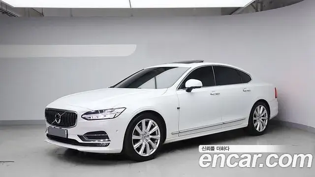 Volvo S60 2022 — Фото 1/20