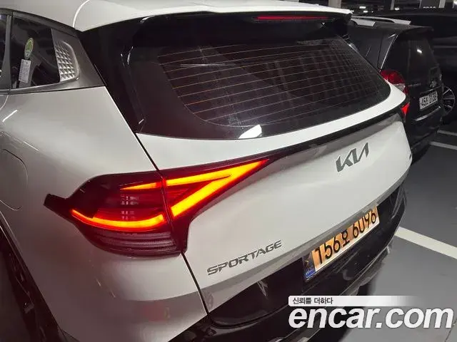Kia Sportage 2021 — Фото 2/15
