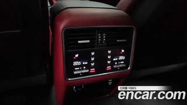 Porsche Cayenne 2021 — Фото 18/20