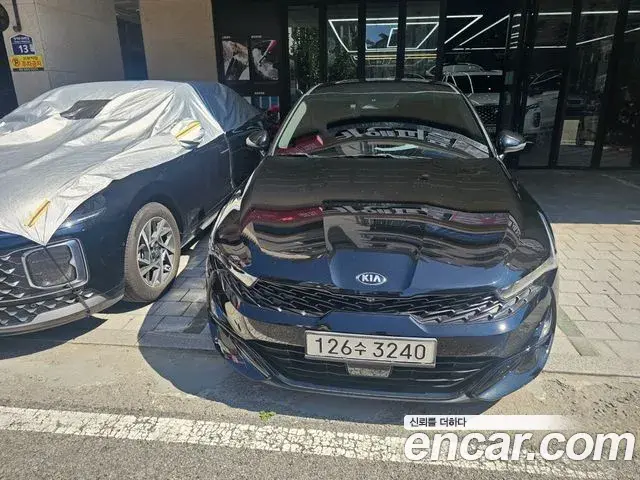 Kia K5 2021 — ფოტო 11/14