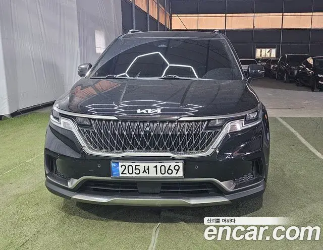 Kia Carnival 2023 — Photo 1/20
