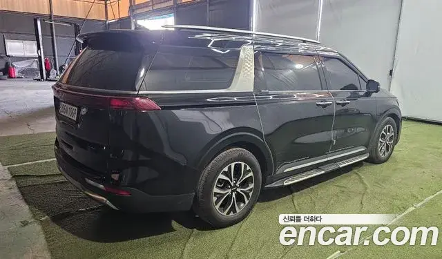 Kia Carnival 2023 — Photo 2/20