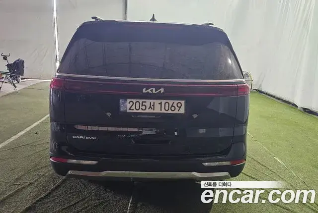 Kia Carnival 2023 — Photo 4/20