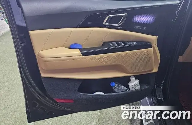 Kia Carnival 2023 — Photo 9/20