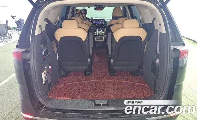 Kia Carnival 2023 — Photo 14/20
