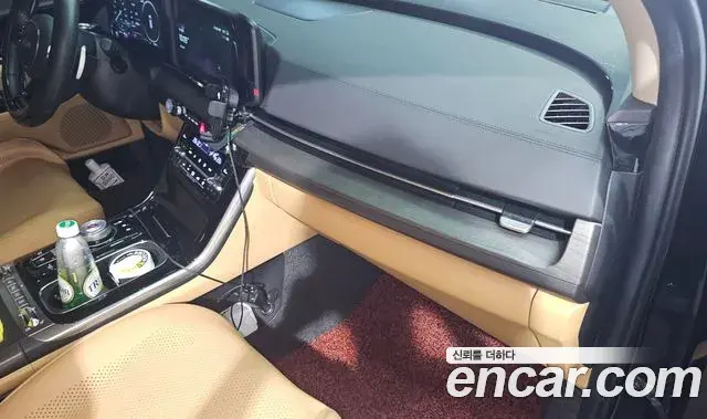 Kia Carnival 2023 — Photo 17/20