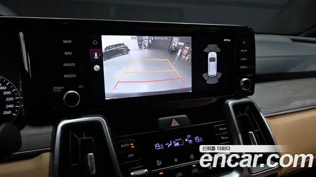 Kia Sorento 2021 — Фото 15/20