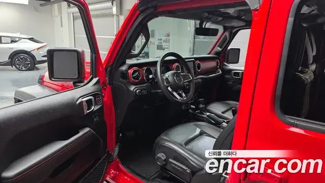Jeep Wrangler 2023 — Фото 10/20