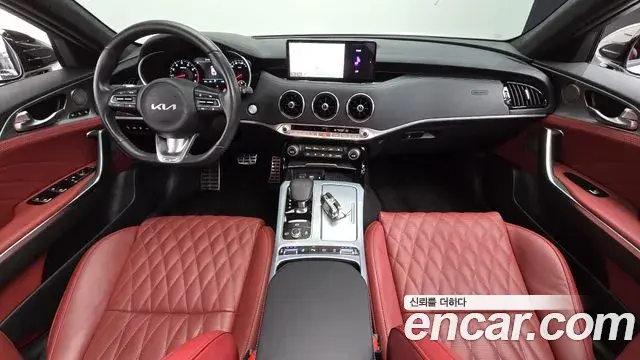 Kia Stinger 2022 — Фото 10/20
