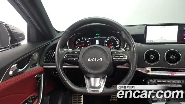 Kia Stinger 2022 — Фото 12/20