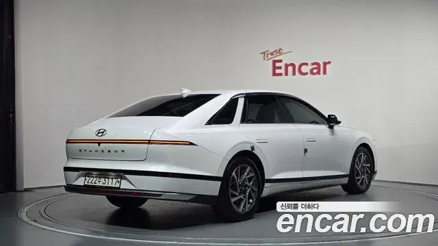 Hyundai Grandeur 2023 — Фото 1/18