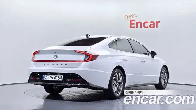 Hyundai Sonata 2021 — Фото 1/20