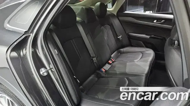 Kia K5 2023 — Şəkil 19/32