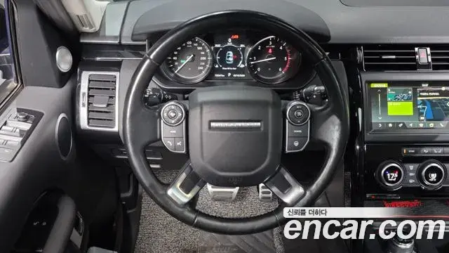 Land Rover Discovery 5 2018 — ფოტო 13/20