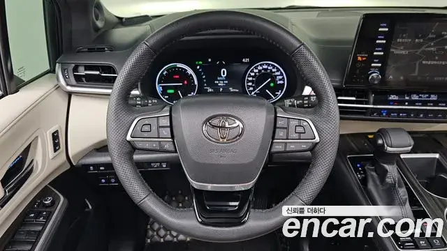 Toyota Sienna 2022 — ფოტო 1/37