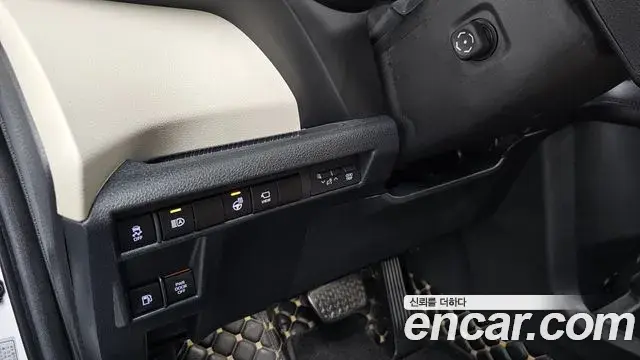 Toyota Sienna 2022 — ფოტო 22/37