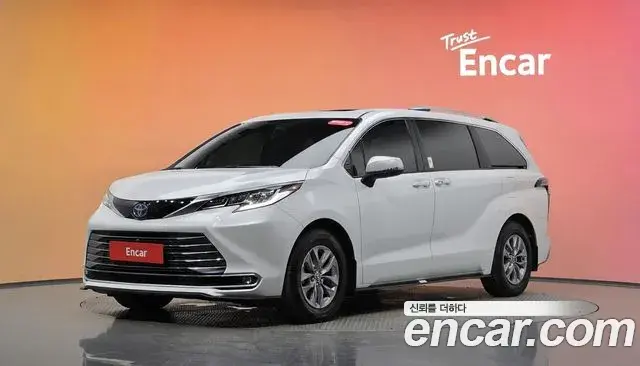 Toyota Sienna 2022 — ფოტო 37/37