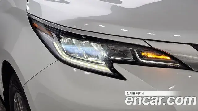 Toyota Sienna 2022 — ფოტო 3/37