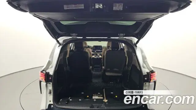 Toyota Sienna 2022 — ფოტო 26/37