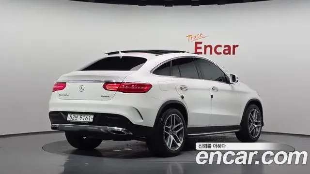 Mercedes-Benz GLE-Class 2018 — Фото 2/20
