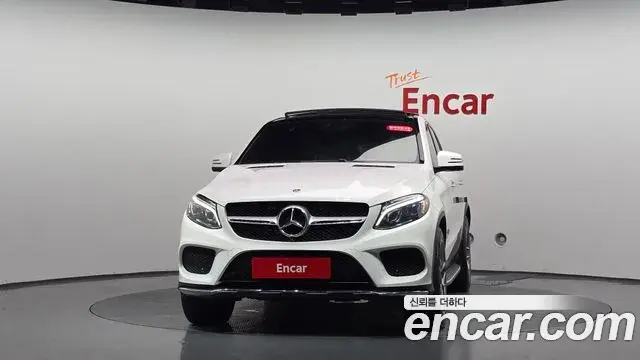 Mercedes-Benz GLE-Class 2018 — Фото 3/20
