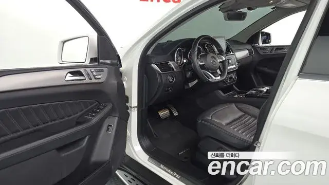 Mercedes-Benz GLE-Class 2018 — Фото 10/20
