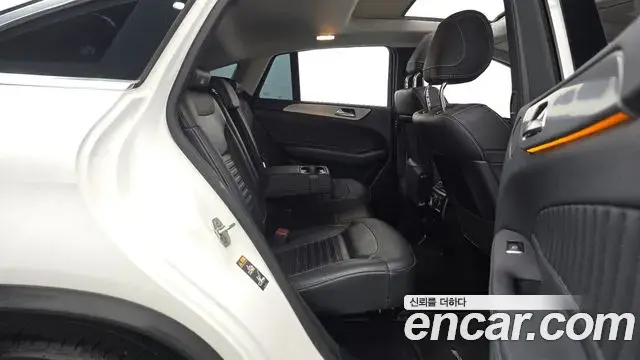 Mercedes-Benz GLE-Class 2018 — Фото 12/20