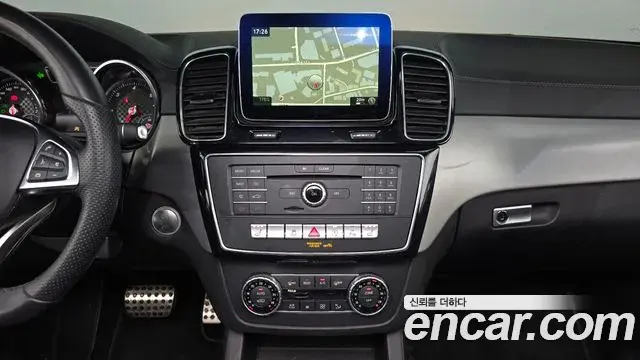 Mercedes-Benz GLE-Class 2018 — Фото 14/20