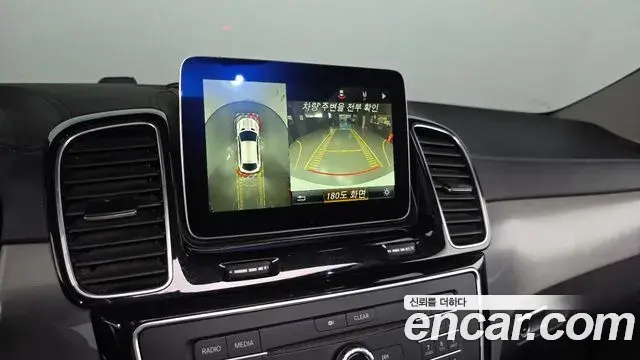Mercedes-Benz GLE-Class 2018 — Фото 15/20