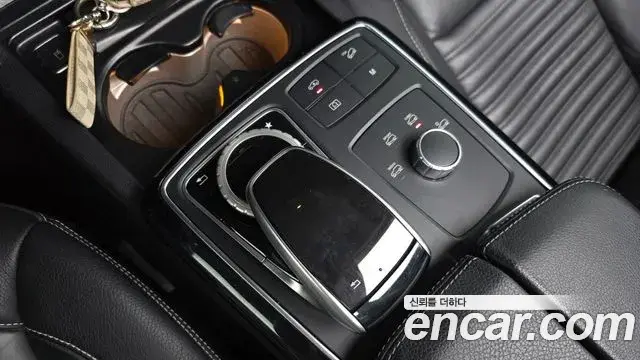 Mercedes-Benz GLE-Class 2018 — Фото 18/20