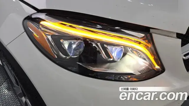 Mercedes-Benz GLE-Class 2018 — Photo 15/37