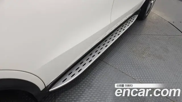Mercedes-Benz GLE-Class 2018 — Photo 16/37