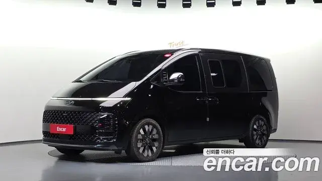 Hyundai Staria 2021 — Фото 1/20