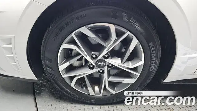 Hyundai Sonata 2021 — Фото 5/20