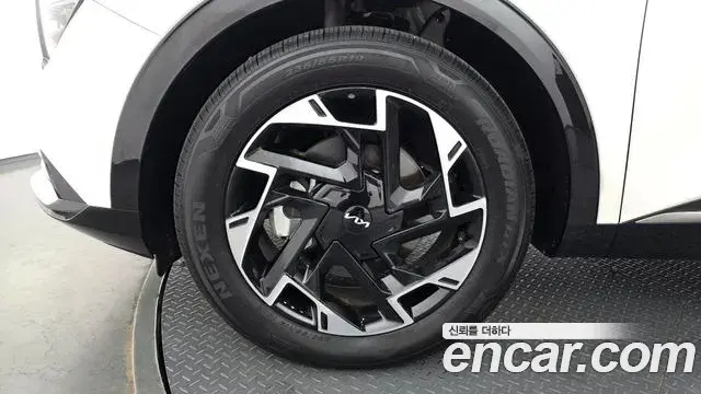 Kia Sportage 2023 — Şəkil 29/34