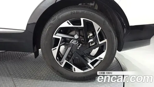 Kia Sportage 2023 — Şəkil 19/34