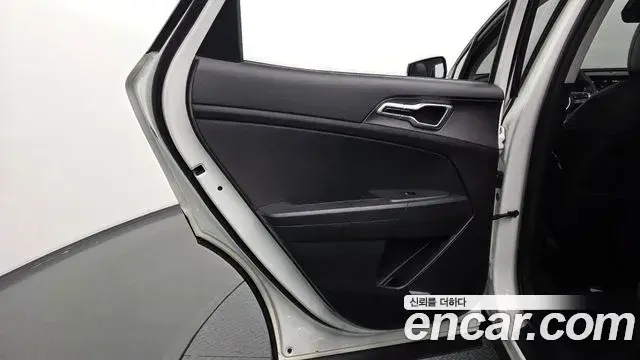 Kia Sportage 2023 — Şəkil 30/34