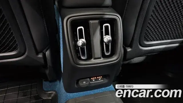 Volvo C40 Recharge 2024 — ფოტო 15/34