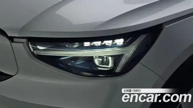 Volvo C40 Recharge 2024 — ფოტო 22/34