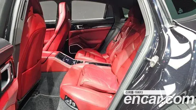 Porsche Panamera 2020 — Фото 12/20