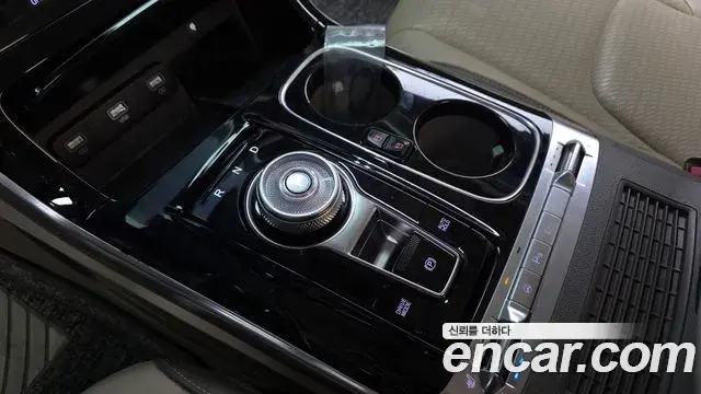 Kia Carnival 2022 — Photo 9/20