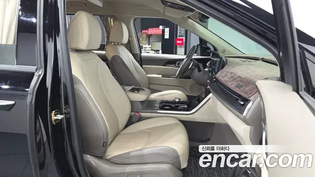 Kia Carnival 2022 — Photo 11/20