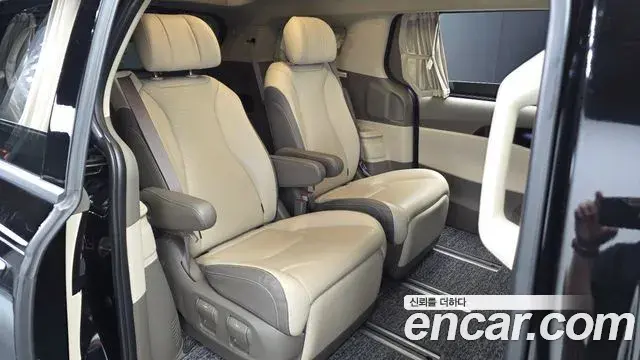 Kia Carnival 2022 — Photo 12/20