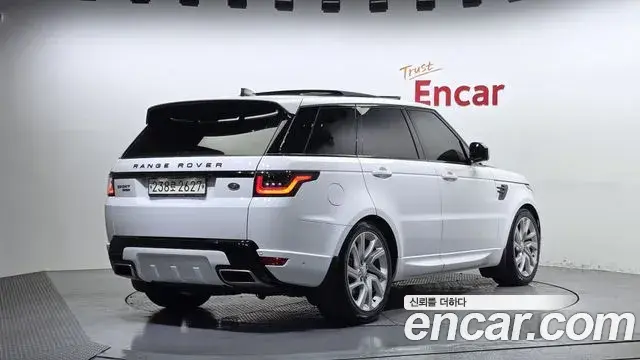 Land Rover Range Rover Sport 2019 — Photo 3/37