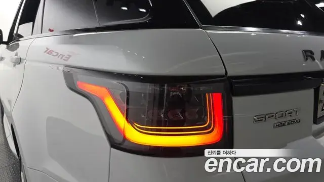 Land Rover Range Rover Sport 2019 — Photo 19/37