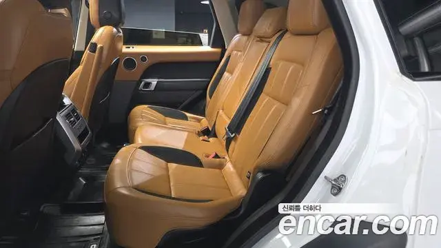 Land Rover Range Rover Sport 2019 — Photo 31/37