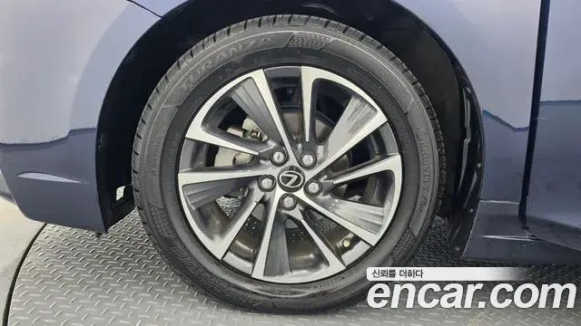 Lexus CT200h 2018 — Photo 5/20