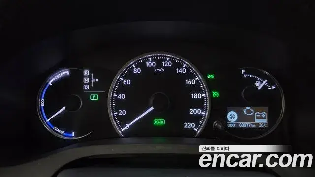 Lexus CT200h 2018 — Photo 8/20