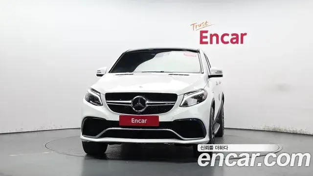 Mercedes-Benz GLE-Class 2019 — Photo 31/35